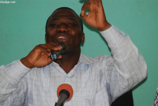 La jeunesse du RDR aux officiers supérieurs de l’Armée : “Ressaisissez-vous ! Soyez républicains !”